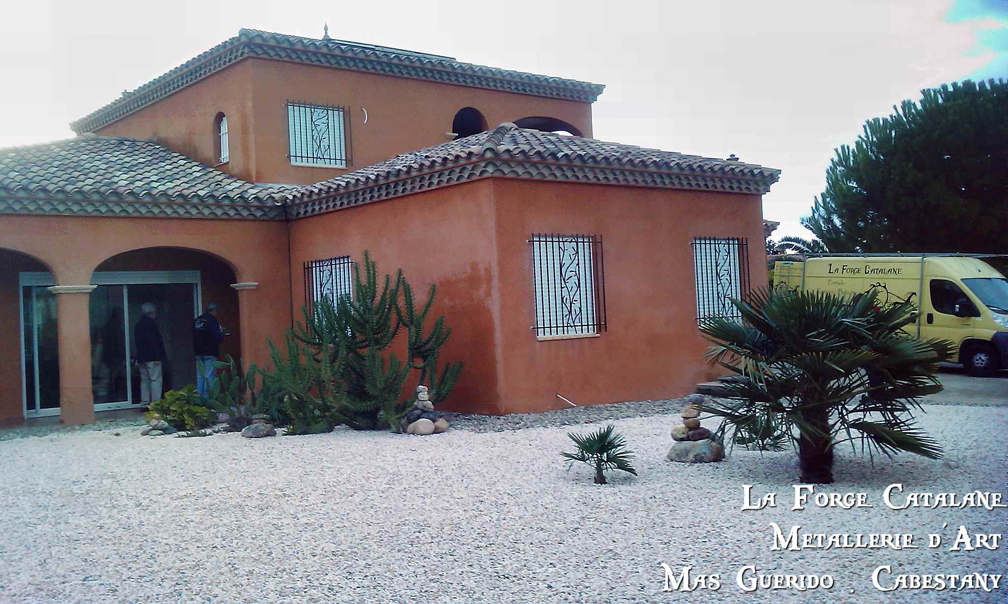 Grille protection type provencal rameau olivier travail chaud fer Forge Catalane Cabestany.jpg